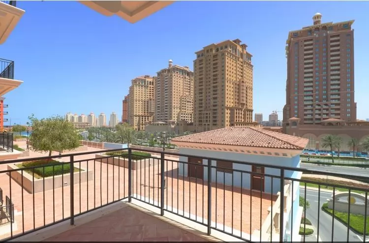 Wohn Klaar eigendom 3 Schlafzimmer F/F Wohnung  zu verkaufen in Doha #16064 - 1  image 